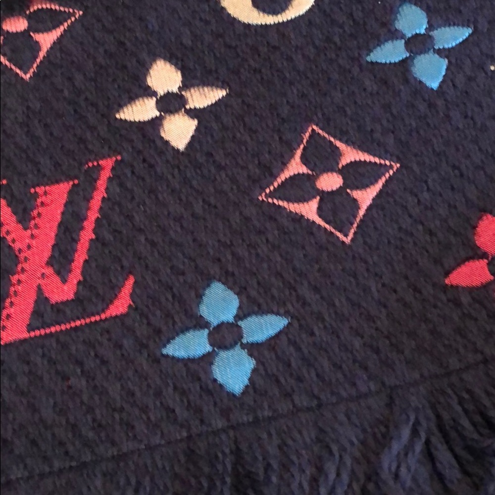 Sold❣️LV logo mania rainbow scarf 🌈 - Picture 7 of 8